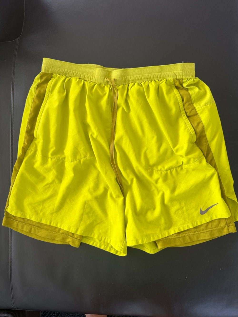 Nike Men's 2 in 1 lined Athletic Shorts